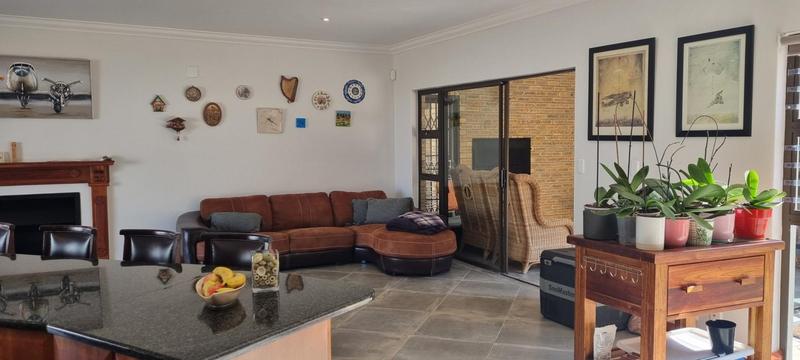 6 Bedroom Property for Sale in Outeniqua Strand Western Cape